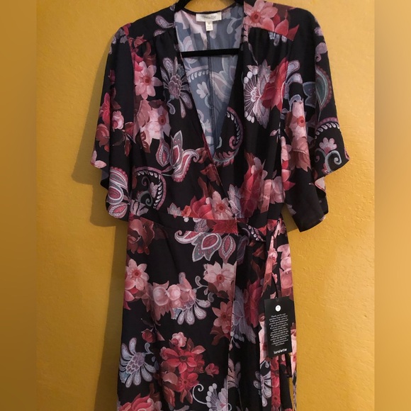 NWT Black Wrap style floral dress, Loralette size 16 - Picture 2 of 5